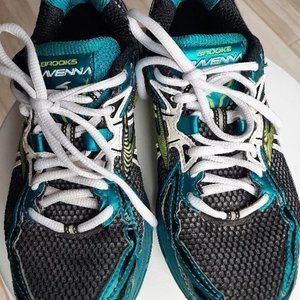 Brooks Ravenna 4 Running Shoes. Size 6.5
